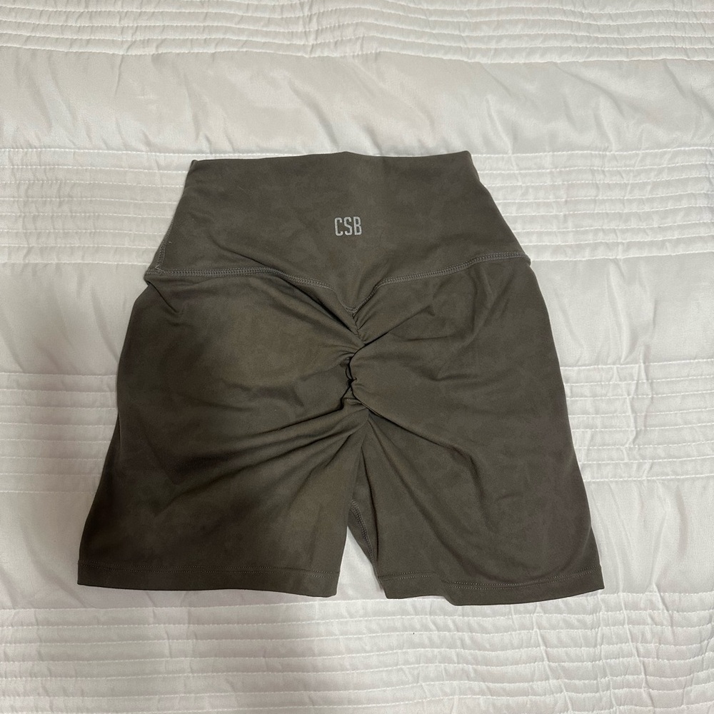 Crop Shop Boutique Fade Shorts- size small